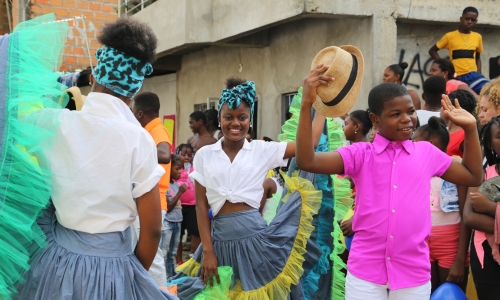 Children Change Colombia es una ONG internacional que combate la pobreza en Colombia